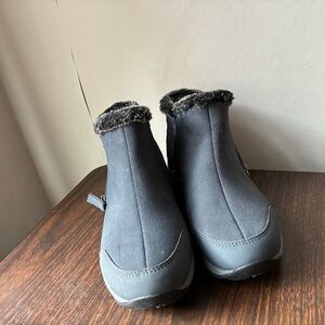 Easy Spirit Gray Fur-Lined Ankle Boots Womens Size 6